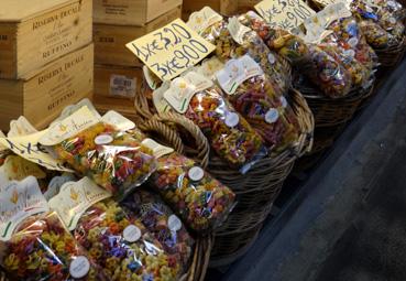 Iconographie - Florence - Halles, vente de pâtes