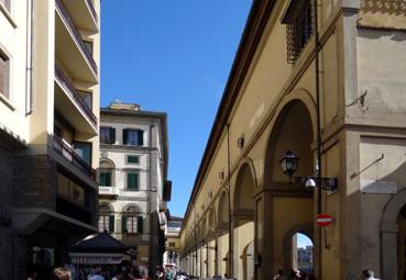 Iconographie - Florence - A droite, la Galleria degli Uffizi