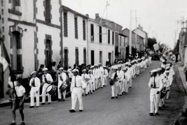 Iconographie - La clique à la Fête de la terre à Saint-Malo-du-Bois