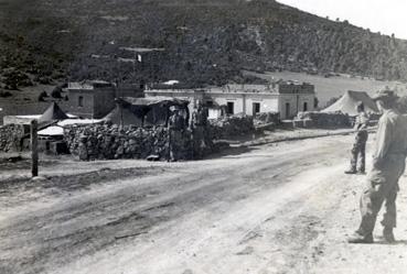 Iconographie - Auguste Lucas au camp de base à Fontaine Chaude en Algérie