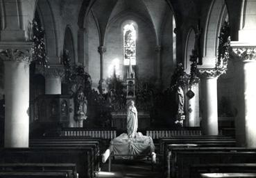 Iconographie - Mission - Statue de la Vierge exposée dans l'église