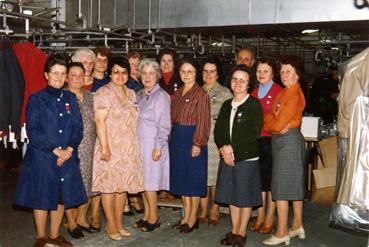 Iconographie - Femmes décorées chez Gaston Jaunet à Treize-Vents