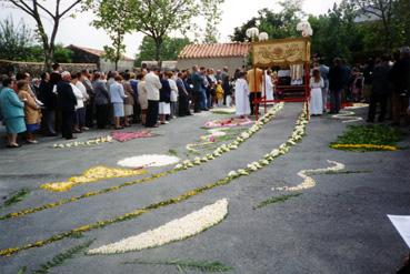 Iconographie - Procession de la Fête-Dieu