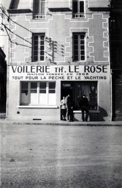 Iconographie - Devanture de la voilerie Le Rose
