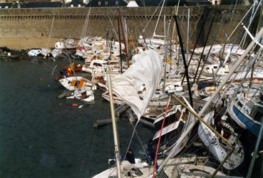 Iconographie - Dégats de la tempête au port de plaisance