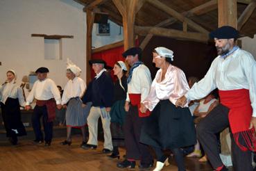 Iconographie - Tap Dou Païe en spectacle au Vasais - Branle de Noirmoutier