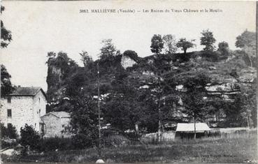 Iconographie - Les ruines du vieux château et le moulin