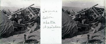 Iconographie - Somme - Avion abattu et aviateur