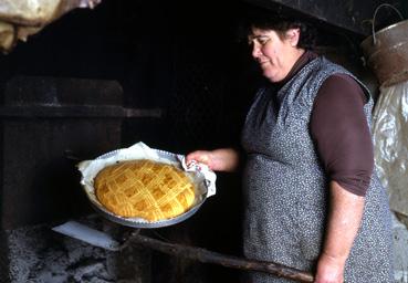 Iconographie - Rosella Raffin cuisant une échaudisse