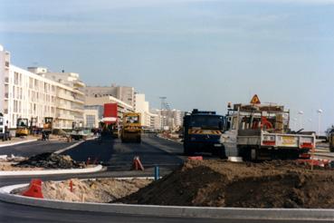 Iconographie - Front de mer : travaux entre l'avenue de la Mer et l'avenue de la Forêt