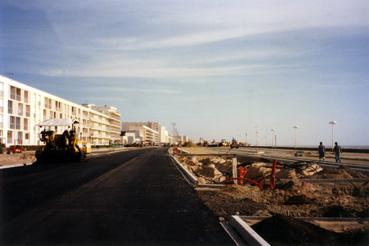 Iconographie - Front de mer : travaux entre l'avenue de la Mer et l'avenue de la Forêt