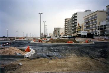 Iconographie - Front de mer : travaux entre l'avenue de la Mer et l'avenue de la Forêt