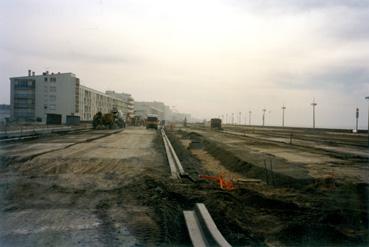 Iconographie - Front de mer : travaux entre l'avenue de la Mer et l'avenue de la Forêt