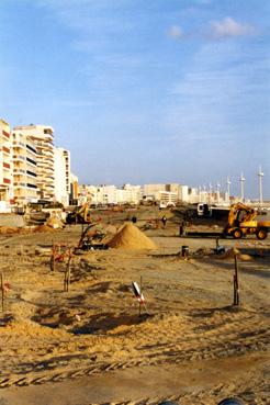 Iconographie - Front de mer : travaux entre l'avenue de la Mer et l'avenue de la Forêt