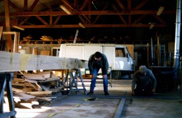 Iconographie - Construction de la brouette géante - Travail dans l'atelier