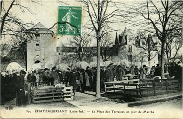 Iconographie - La place des Terrasses un jour de marché