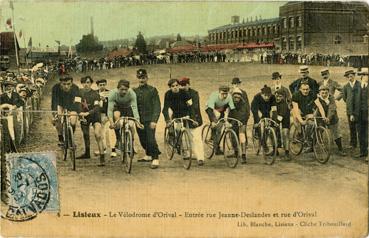 Iconographie - Le vélodrome d'Orival - Entrée rue Jeanne Deslandes et rue d'Orival