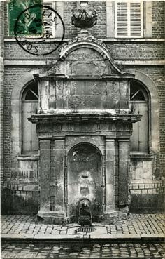 Iconographie - Ancienne fontaine rue du Bouteillier