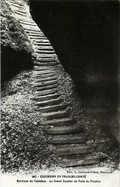 Iconographie - Le grand escalier du Puits de Poudrey