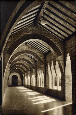 Iconographie - Abbaye de Solesme - Intérieur du nouveau cloître (1937)