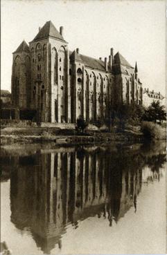 Iconographie - L'abbaye Saint-Pierre de Solesme - Vue du Nord-Est