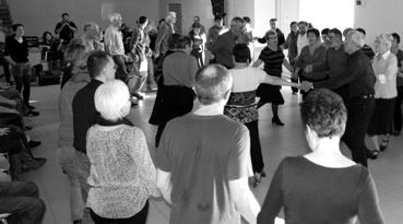 Iconographie - Danse en ronde avec Musique Traditionnelle en Bocage