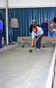 Iconographie - Forum des associations - Jeux de boules en bois