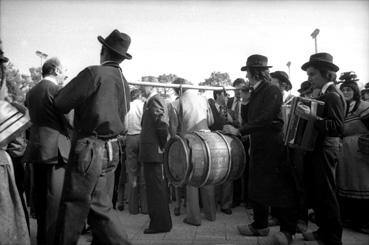 Iconographie - Groupe folklorique Les vignerons de Viré, Saône-et-Loire