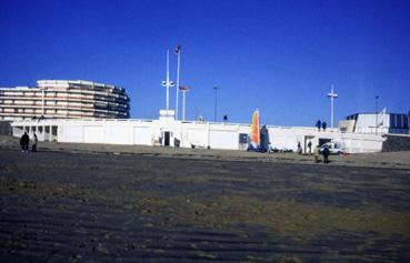 Iconographie - Le front de mer - Le palais des congrès Odysséa vu de la plage