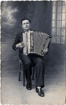 Iconographie - Eugène Simoneau, accordéoniste