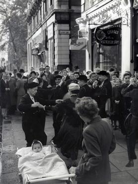 Iconographie - Groupe des frères Martel à Londres