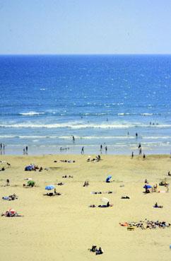 Iconographie - La plage et l'océan le 18 juin