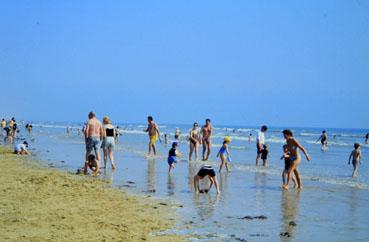 Iconographie - La plage et l'océan le 18 juin