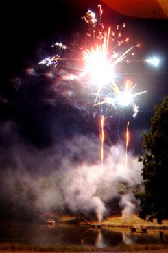 Iconographie - Le feu d'artifice de la fête de la mogette