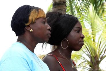 Iconographie - Jeunes femmes écoutant le conteur Sombra