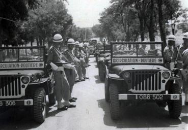 Iconographie - Jeep de la Circulation routière en Algérie