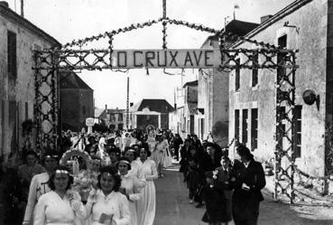 Iconographie - Souvenir de la mission - Pâques 1953 - La procession