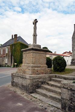 Iconographie - Croix hosanière sur le parvis de l'église