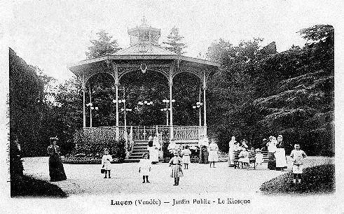 Iconographie - Le jardin public : le kiosque