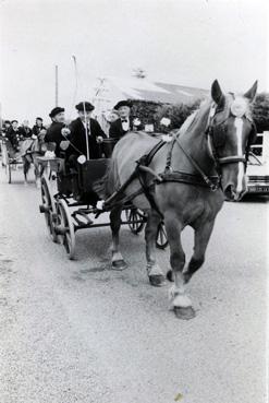 Iconographie - Reconstitution d'une noce - Le cortège