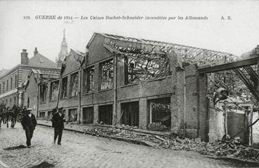 Iconographie - Les usines Rochet-Schneider incendiées par les Allemands