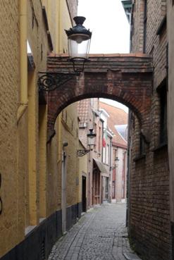Iconographie - Brugge - Ruelle avec arc-boutant