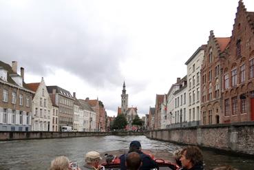 Iconographie - Brugge - Bâtiments anciens vus à partir de la promenade en barque