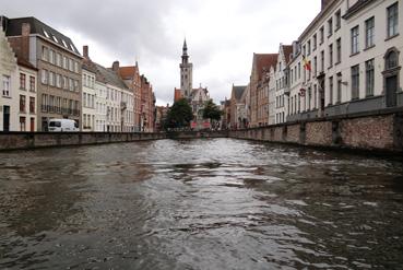 Iconographie - Brugge - Bâtiments anciens vus à partir de la promenade en barque