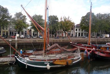 Iconographie - Zierikzee - Bateaux amarrés LE 28