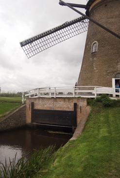 Iconographie - Kinderdijk - Moulin rond en briques musée