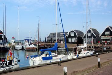 Iconographie - Marken - Bateaux amarrés