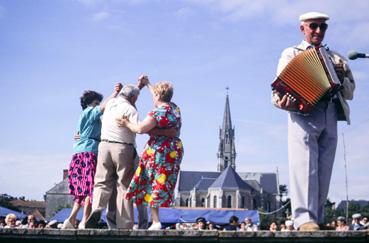 Iconographie - Kermesse - Concours de danse maraîchine