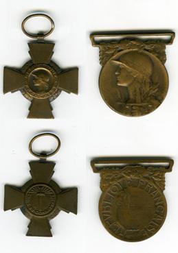 Iconographie - Décorations de M. Raballand, la Croix du Combattant et de Grande Guerre 1914-1918 