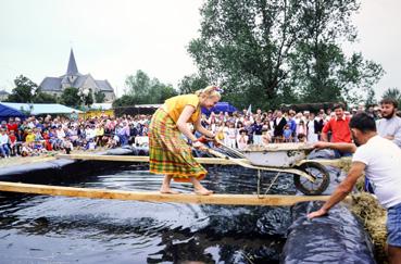 Iconographie - Kermesse - Course à la grenouille